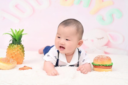 乌鲁木齐宝宝在妈妈肚子里